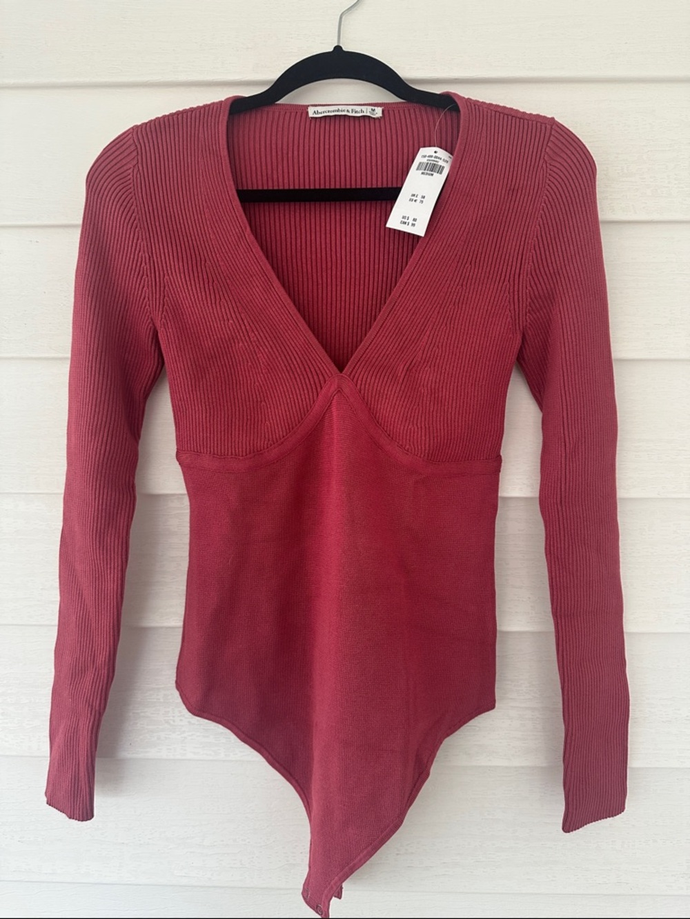 Abercrombie & Fitch Ribbed V-Neck Long Sleeve Bodysuit - Rose Red